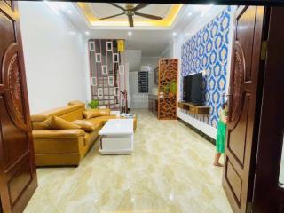 Võng thị  sát hồ tây  full nội thất  55m2  chỉ 9.89 tỷ
