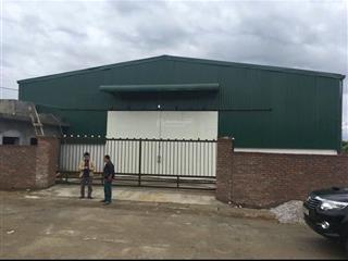 Cho thuê nhà xưởng 700m2 khu làng văn hoá có sẵn nhà xưởng và nhà sàn