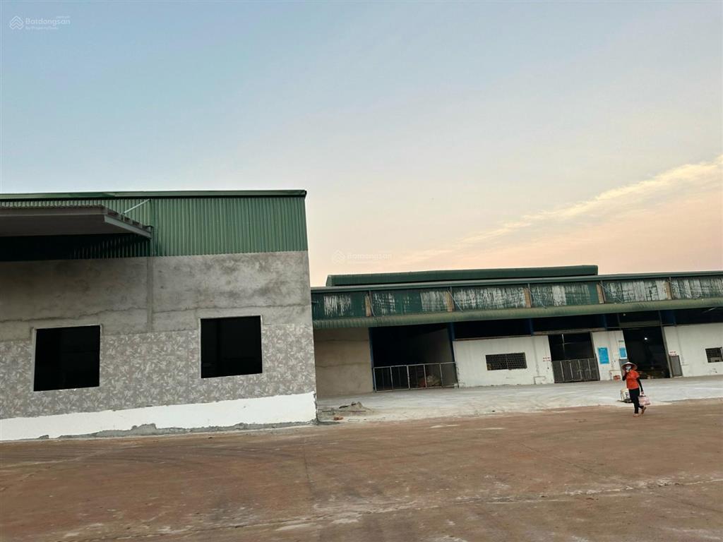 Bán kho, nhà xưởng tại đt 741, 93 tỷ, 39950 m2, chính chủ, view đẹp