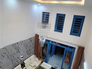Bán nhà 3 tầng 58m2 cực đẹp ô tô đỗ trong nhà gò cát phú hữu quận 9