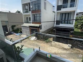 Bán nhà 3 tầng hẻm xe hơi ngay cạnh ubnd long trường  quận 9