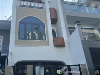 Bán nhà 3 tầng mới tinh hẻm xe hơi phú hữu quận 9 chỉ nhỉnh 6 tỷ