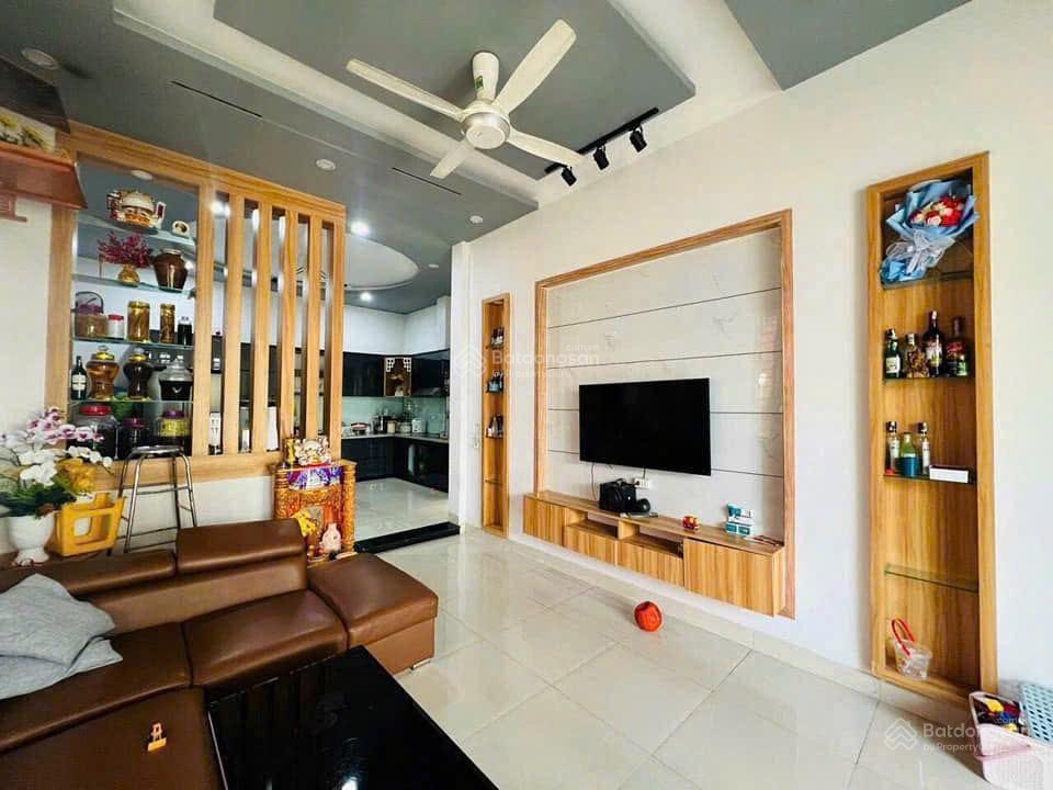 Vib phát mãi nhà 1/ 8m nguyễn văn tạo sát bên chợ bà chồi 85m2  giá 1 tỷ 780tr  sổ hồng riêng