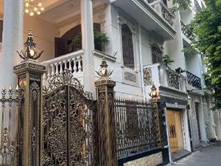 Bán biệt thự sân vườn ngay mipec xuân thủy, lô góc, 3 thoáng, gara oto, 158m2, mt 25m, 41.5 tỷ.