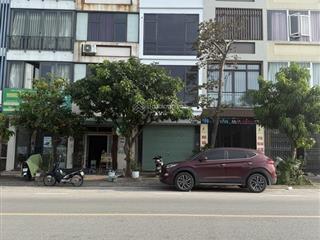 Nhỉnh 11 tỷ , nhà 4 tầng mặt phố nguyễn thời trung , vỉa hè , ô tô tránh