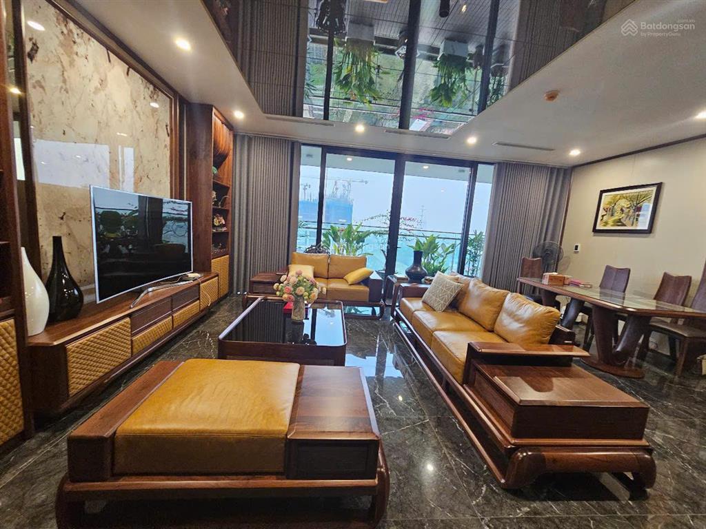 Siêu phẩm chung cư ban công sân vườn sunshine golden river | 4pn 211m² nội thất óc chó cao cấp