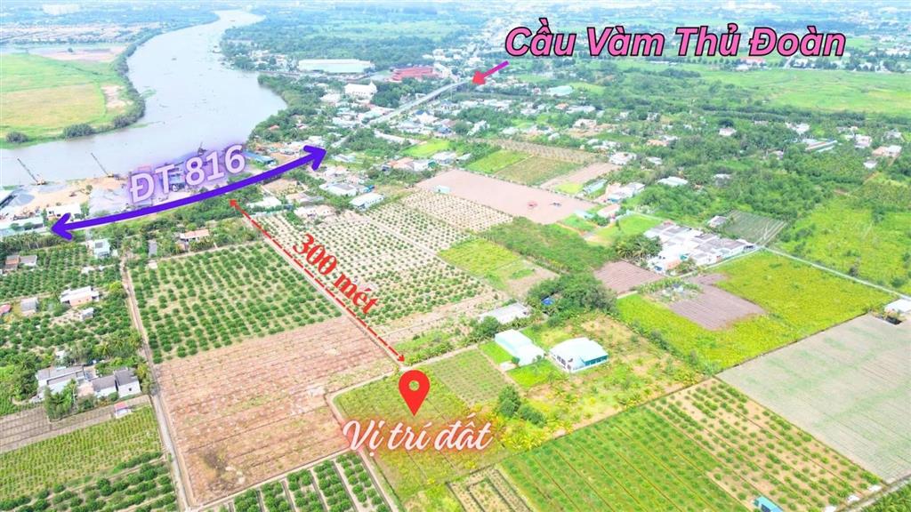 Bán 600m2 đất vườn + 300m2 đất thổ. cách nhựa đt816 300m. xe hơi đậu ngay đất