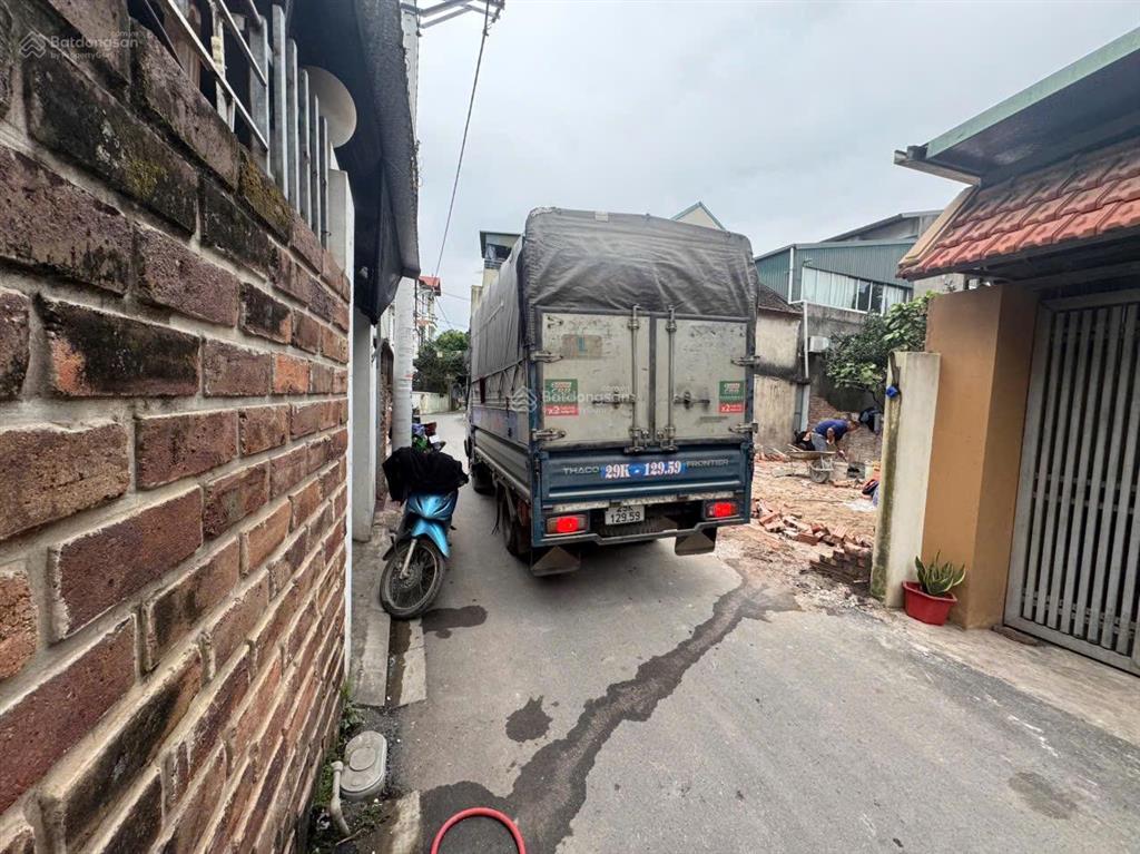 Cần bán đất 54m đường rộng 4m ô tô 16 chỗ chạy thông lê xá bát tràng hà nội .