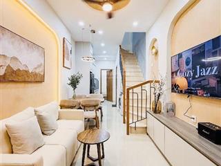 Nhất chi maihẻm 8m xe tải2 tầng nhà đẹp 30m2full nội thấtgần nhà ga t33pn 2wcgiá 6tỷ hơn