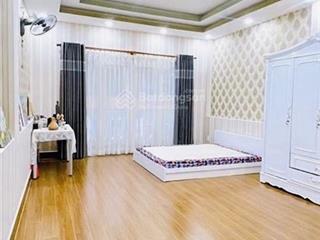 Nhà đẹp đúc 5 tầng  nở hậu  dt 95m2  giáp quận trung tâm  phường 4 quận 4