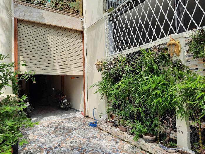 Biệt thự sân vườn 190m²  full nội thất gỗ đỏ  hạ chào giảm 300tr, giá mới chỉ 8 tỷ  hóc môn