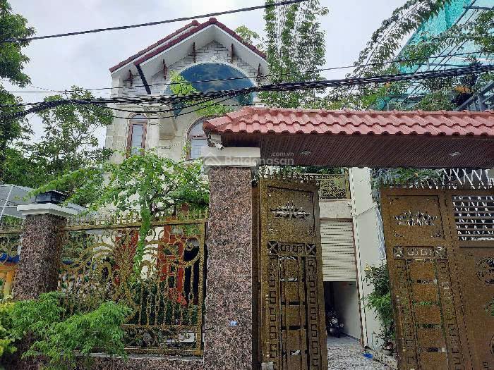 Biệt thự sân vườn 190m²  full nội thất gỗ đỏ  hạ chào giảm 300tr, giá mới chỉ 8 tỷ  hóc môn