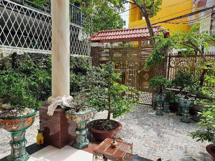 Biệt thự sân vườn 190m²  full nội thất gỗ đỏ  hạ chào giảm 300tr, giá mới chỉ 8 tỷ  hóc môn