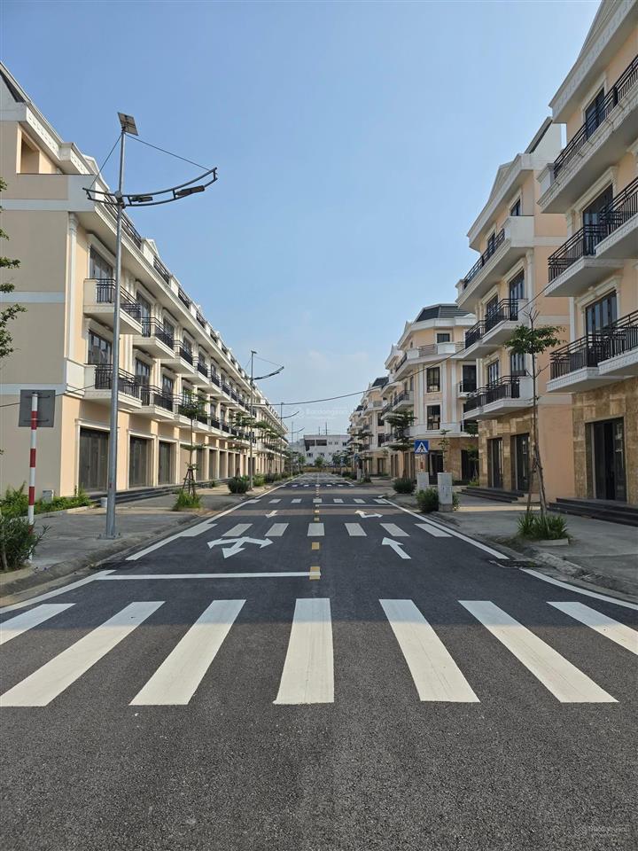 Cần tiền bán gấp nhà tại vietsing square vsip  từ sơn  bắc ninh