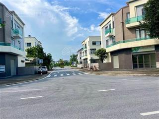 Chính chủ bán gấp căn shophouse centa city, sát vườn hoa , giá sốc nhất thị trường, pháp lý chuẩn
