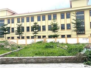 Đất đấu giá ngự tiền  mê linh bên hông trường học, nở hậu. nền duy nhất chỉ 5 tỷ 6