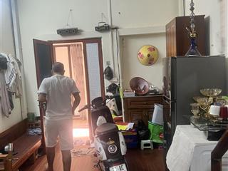 Bán nhà thái hà, dt 30m2, 2,5 tầng, mt 3,6m, cách ô tô đỗ 20m, sát hồ hoàng cầu, ngõ thông