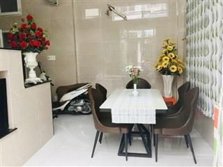 Cho thuê nhà 30m2 khu phan xích long  2phòng và 3wc  giá14tr/tháng