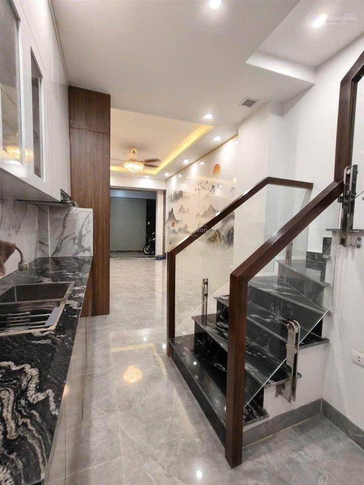 Nhà đẹp mới tinh, ở cực sướng hồ tùng mậu, diện tích 38m, giá chỉ 7,4tr, nội thất xịn, dân trí cao