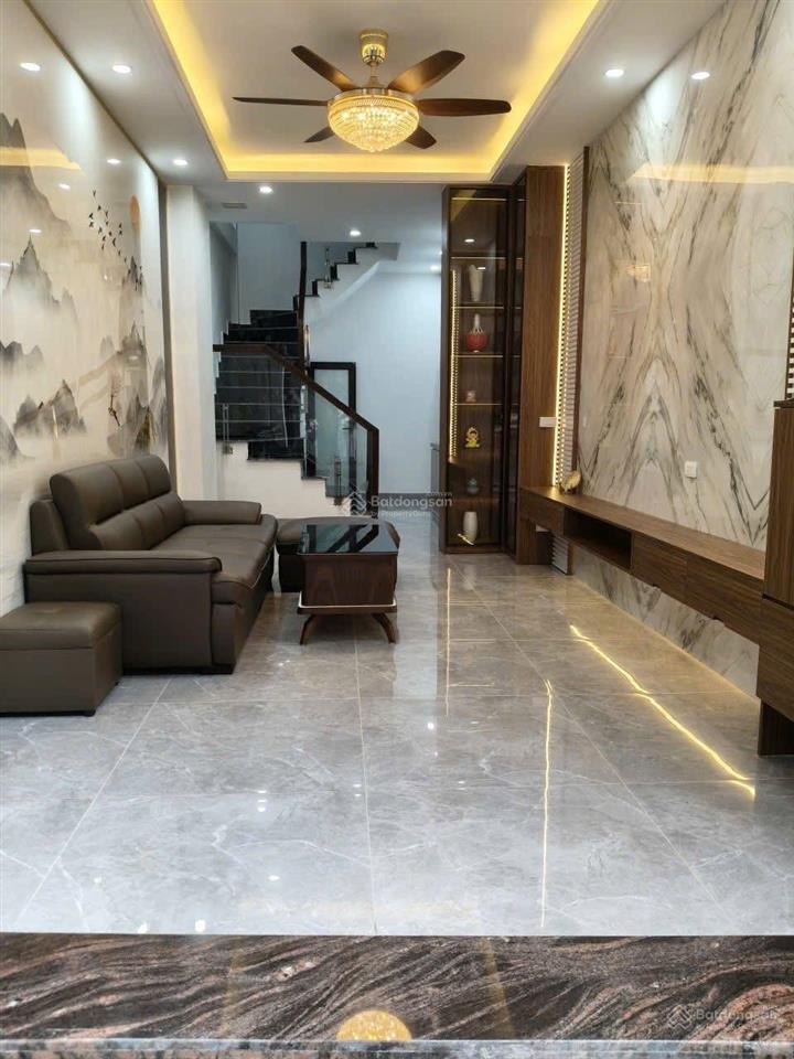 Nhà đẹp mới tinh, ở cực sướng hồ tùng mậu, diện tích 38m, giá chỉ 7,4tr, nội thất xịn, dân trí cao