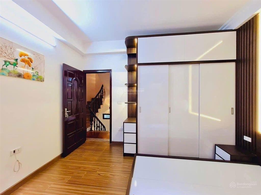 7tỷ nhà ở siêu đẹp cầu giấy, ngõ nông, diện tích 38m, 5tầng, xây mới, không có căn thứ 2 ở cầu giấy