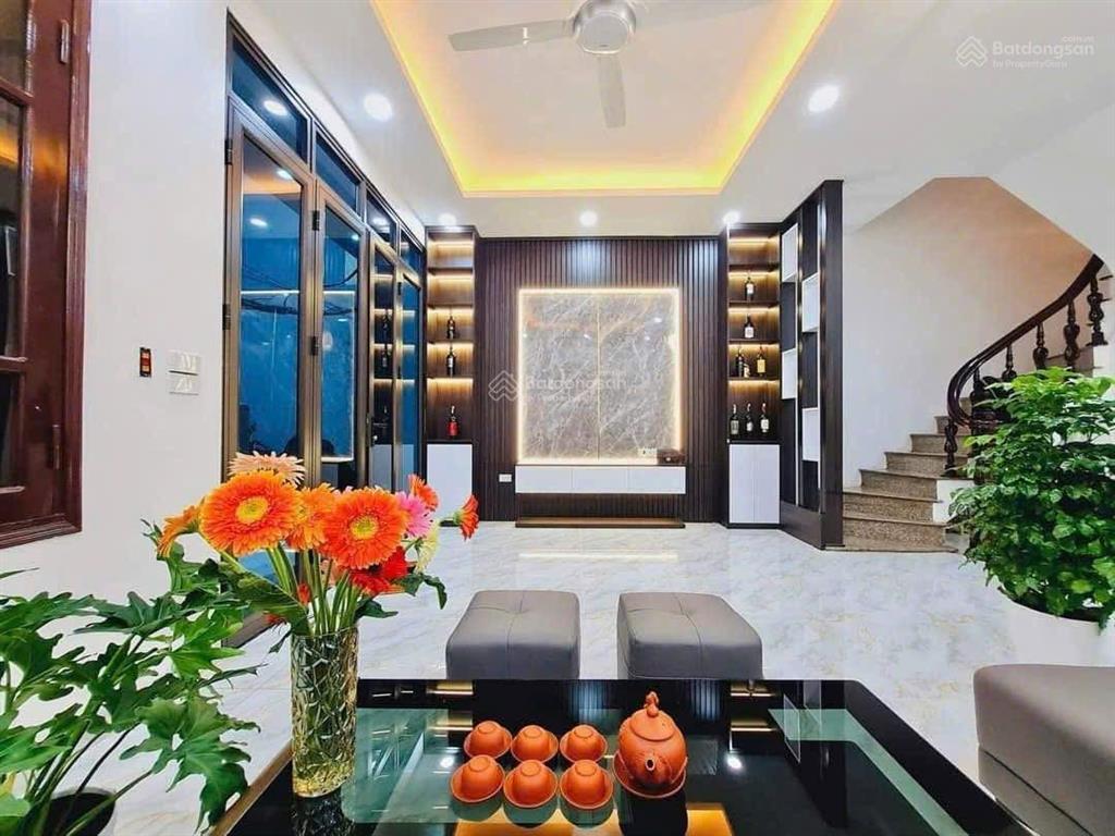 7tỷ nhà ở siêu đẹp cầu giấy, ngõ nông, diện tích 38m, 5tầng, xây mới, không có căn thứ 2 ở cầu giấy