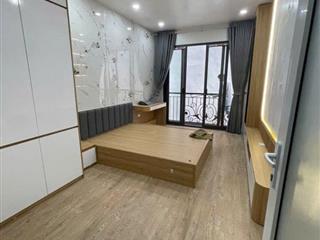 Bán nhà đường cầu giấy 32m 5 tầng 7 tỷ 450 ô tô tránh cách nhà 5m
