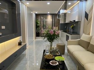 Đê la thành  dt 40m2 x 4 tầng  8,8 tỷ  30m ra phố