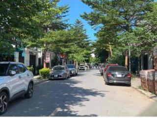 Cực hiếm, ô tô tránh vỉa hè, cách đhqg 1km, cách đh fpt 2.5km, cách tuyến metro 500m, nhỉnh 2 tỷ