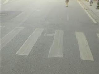 Mặt tiền tràng thi, mt 9,8m, to đẹp. diện tích 88m2. giá 80tr/ tháng. tt3c1