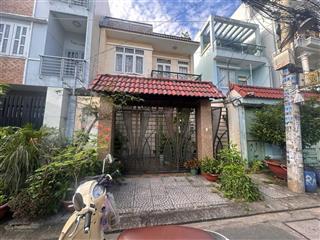 Nhà đẹp chính chủ xây theo phong cách cổ điển btct lầu và sân thượng đúc