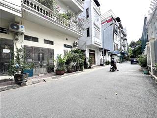 Hàng xóm làng việt kiều nguyễn văn lộc  1 bước ra mặt phố  vị trí quá đẹp  quá hiếm