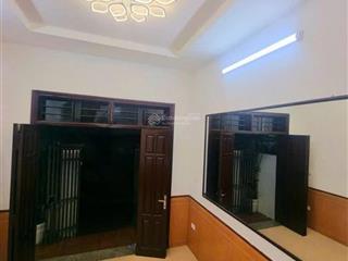 Bán nhà thụy khuê  tây hồ 5 tầng, 2 mặt ngõ, sân rộng, gần hồ tây. giá nhỉnh 8 tỷ