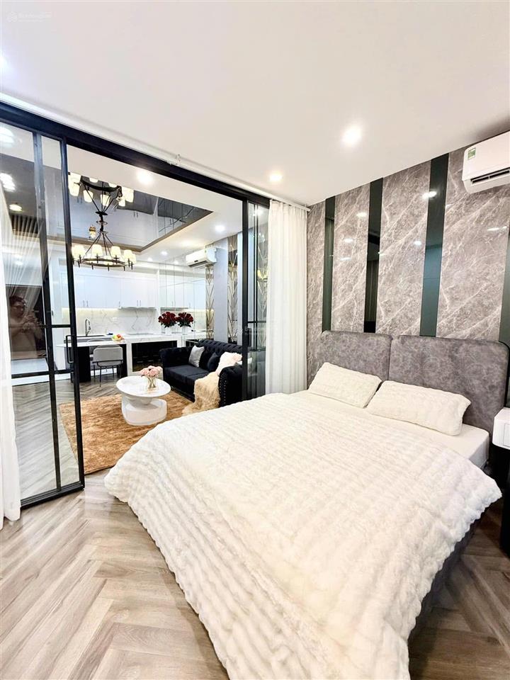 Bán chcc momota 151 nguyễn đức cảnh  hoàng mai. dt 130m2 3pn 2wc, căn view cực thoáng