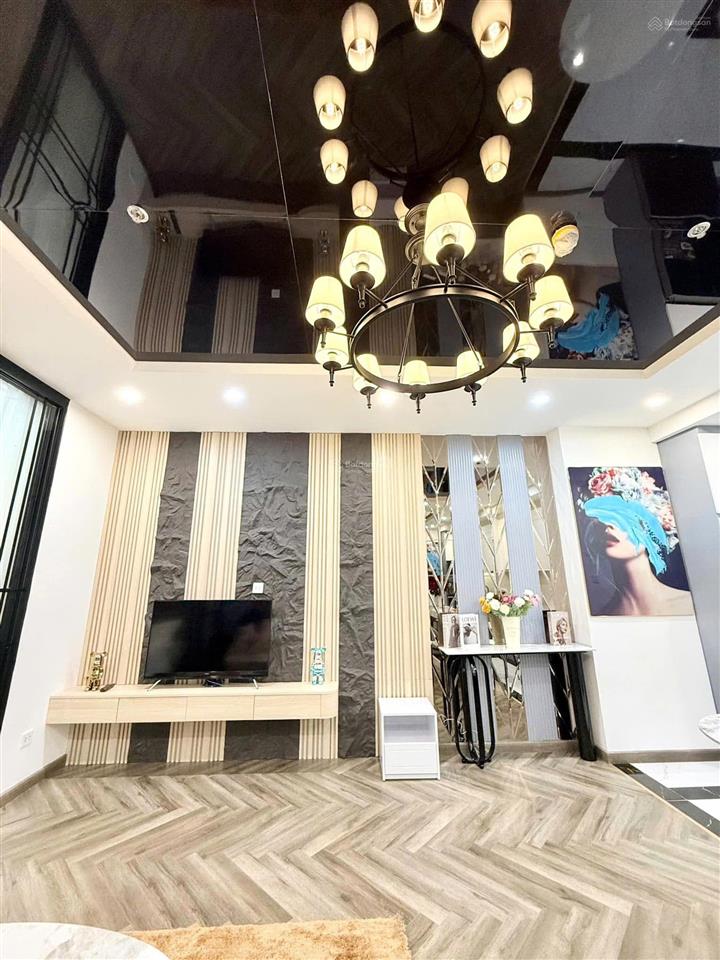 Bán chcc momota 151 nguyễn đức cảnh  hoàng mai. dt 130m2 3pn 2wc, căn view cực thoáng