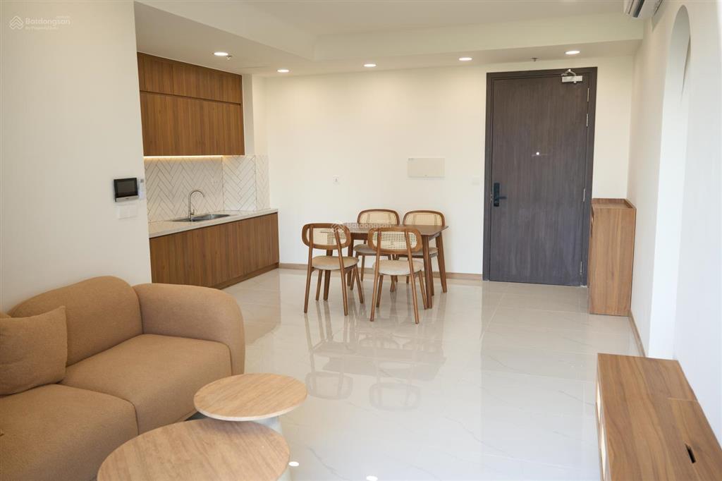 Bán ch 2pn block t4 tầng 8, full nội thất, view hồ bơi. trục siêu đẹp ko bị nắng chiều.