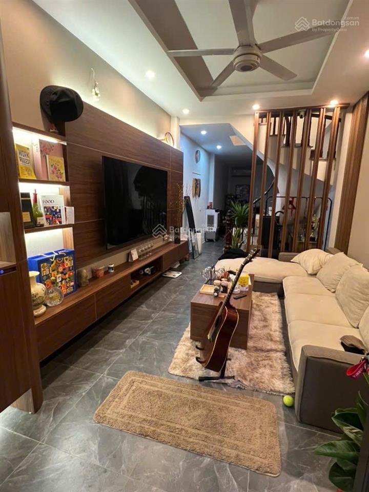 Nhà đẹp đỗ đức dục 38m x4 tầng full nội thất