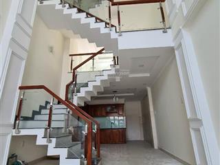 Hbc  mặt tiền đường kd  57m2  khu nhà giàu  nhỉnh 11 tỷ có tl