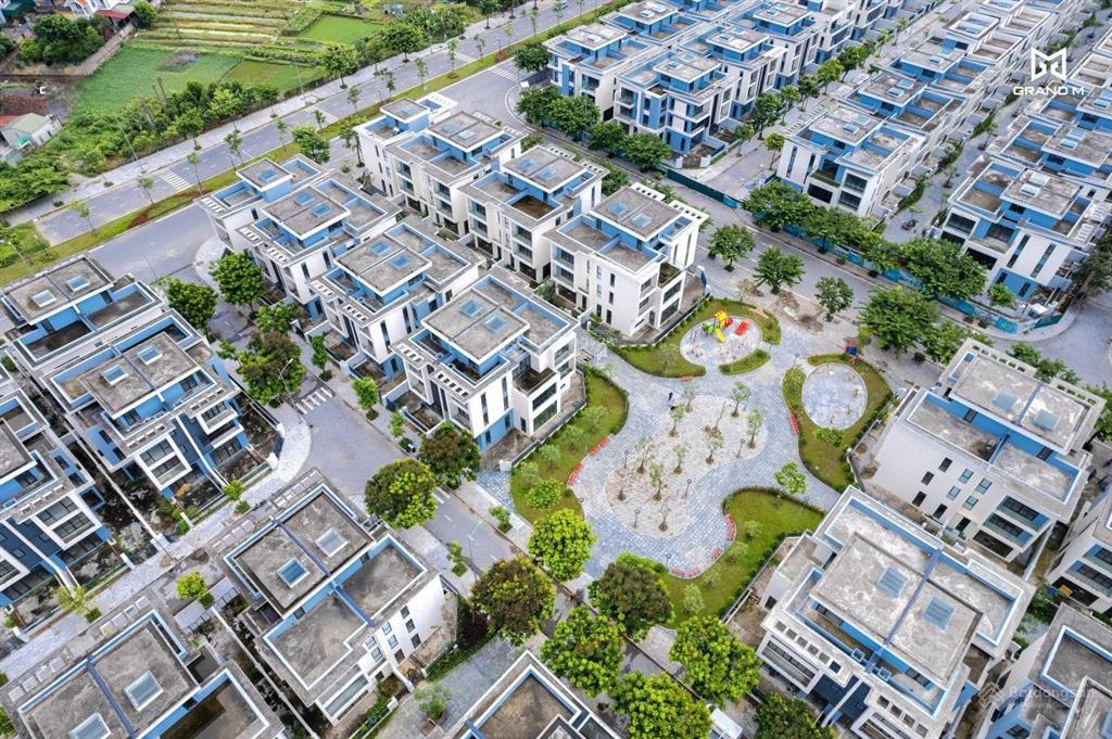 Cần bán căn góc an quý vị trí cực đẹp, giá tốt,  dung 0979 008 ***5