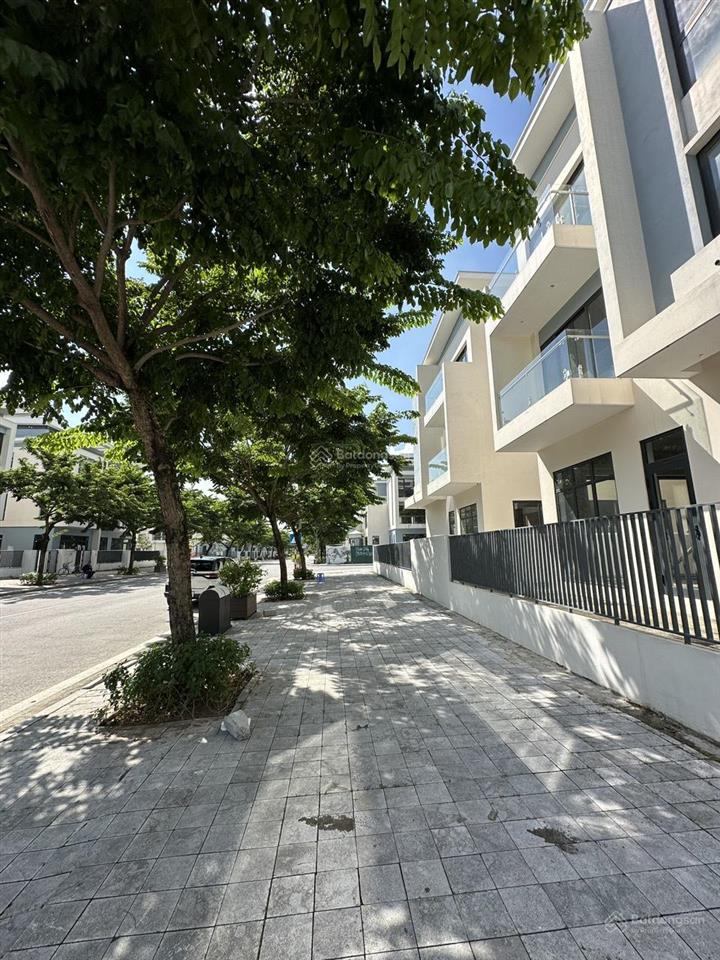 Cần bán căn góc an quý vị trí cực đẹp, giá tốt,  dung 0979 008 ***5