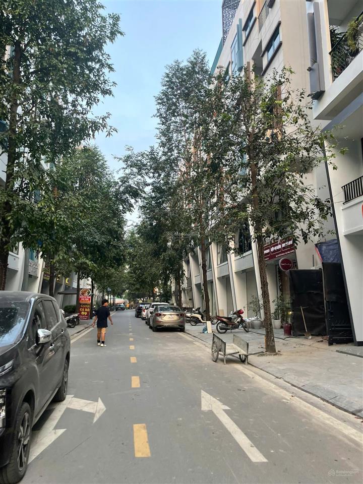 Bán liền kề galaxy tố hữu, vị trí đẹp giá 2x tỷ,  0979 008 ***