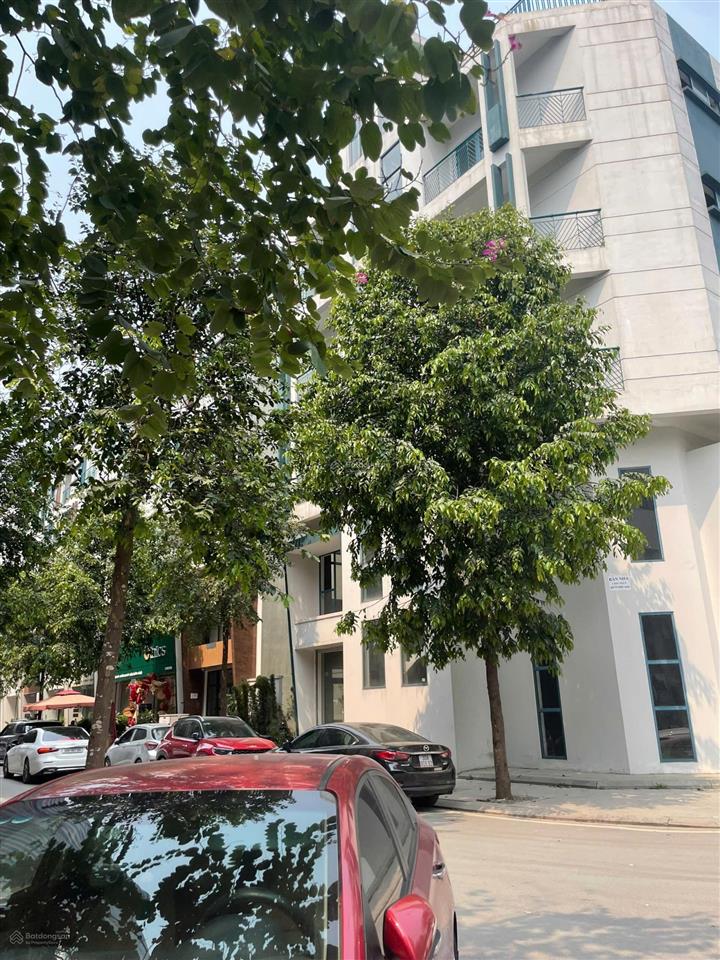 Bán liền kề galaxy tố hữu, vị trí đẹp giá 2x tỷ,  0979 008 ***