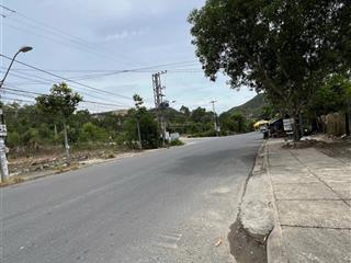 Hàng đẹp tđc đất lành, mặt đường phong châu  ngay khu du lịch tâm linh núi 9 khúc, 55 triệu/m2
