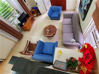 Cho thuê nhà riêng, sân vườn dt 160m2, 4 ngủ 3 vệ sinh