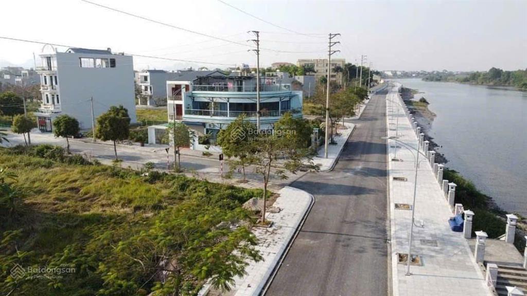 Chủ cần bán gấp đất mặt sông đáy phủ lý, 157m2, giá 31,5 triệu/m2, mặt 6m vỉa hè rộng 7m
