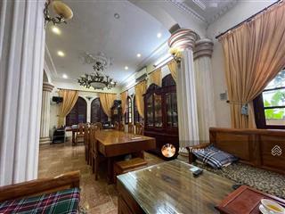 Đẳng cấp! biệt thự giảng võ ba đình  ô tô tránh  đường thông 4 phía 145m 4 tầng mặt tiền 16m