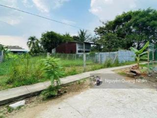 Chủ ngộp bán gấp đất tân phú trung củ chi  450m2 chỉ 900tr  đường xe hơi  gần ql22  shr !!!