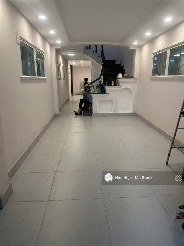 Bán nhà mặt tiền tân định quận 1  4 tầng, 58m², gần chợ & nhà thờ  kinh doanh tốt sinh lời cao