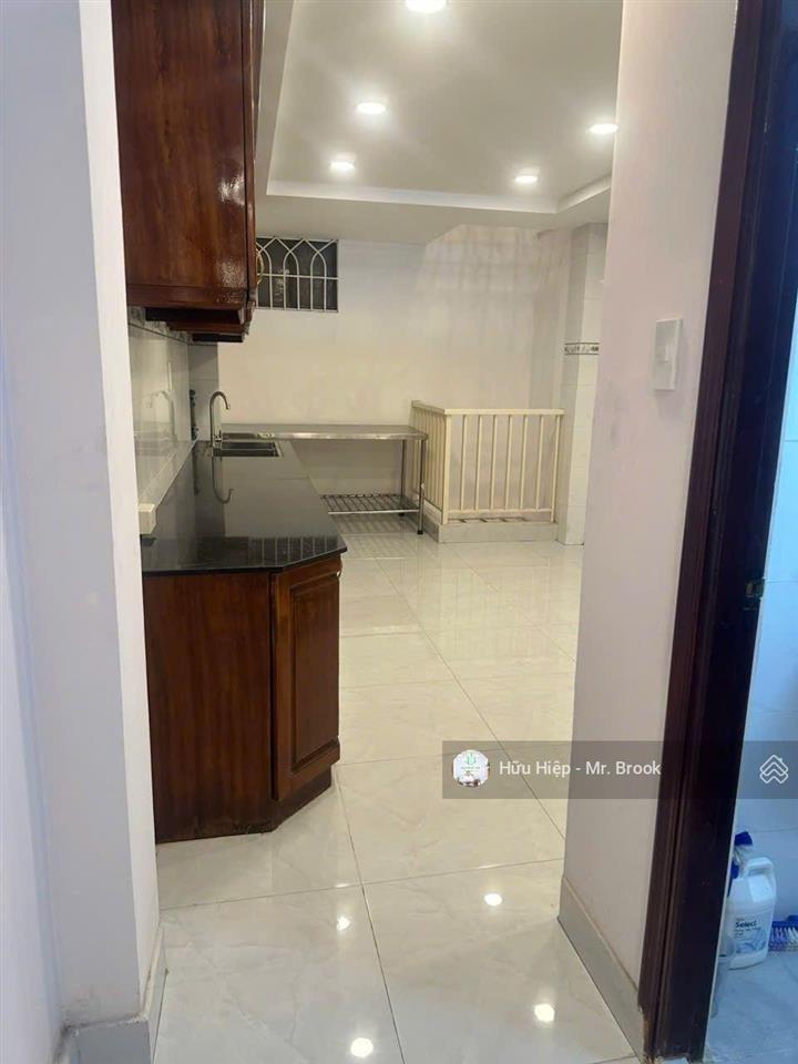 Bán nhà mặt tiền tân định quận 1  4 tầng, 58m², gần chợ & nhà thờ  kinh doanh tốt sinh lời cao