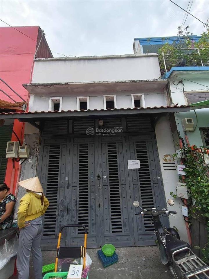 Nhà 2 tầng dt109m ,mặt phố 20m gần trường học nhà thờ và chợ rất sầm uất